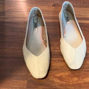 Zara flat pointed shoes.